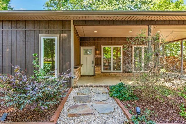 634 Eisenhower Street, Yadkinville, NC 27055