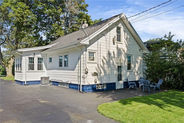434 Crossfield Road, Irondequoit, NY 14609