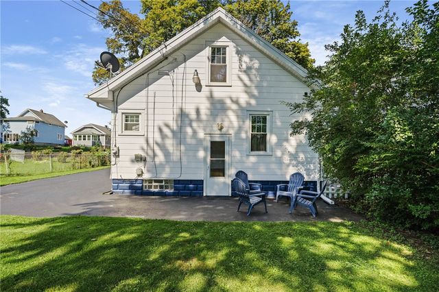 434 Crossfield Road, Irondequoit, NY 14609