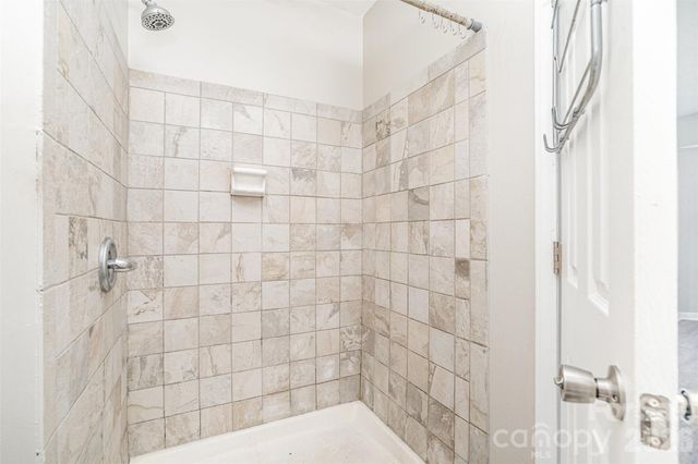 6165 Meadow Rose Lane, Charlotte, NC 28215