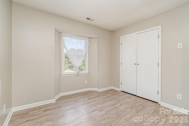 6165 Meadow Rose Lane, Charlotte, NC 28215