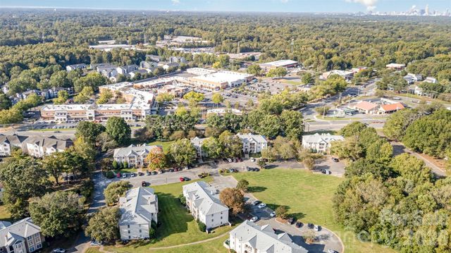 6165 Meadow Rose Lane, Charlotte, NC 28215