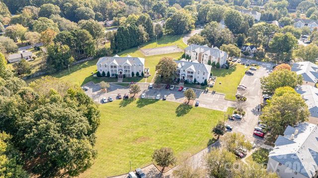 6165 Meadow Rose Lane, Charlotte, NC 28215