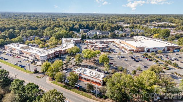 6165 Meadow Rose Lane, Charlotte, NC 28215