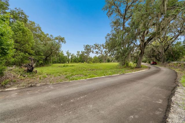 000 PALOMINO LAKES DR, Dade City, FL 33523