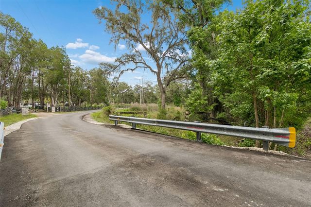 000 PALOMINO LAKES DR, Dade City, FL 33523