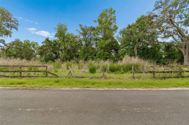 000 PALOMINO LAKES DR, Dade City, FL 33523
