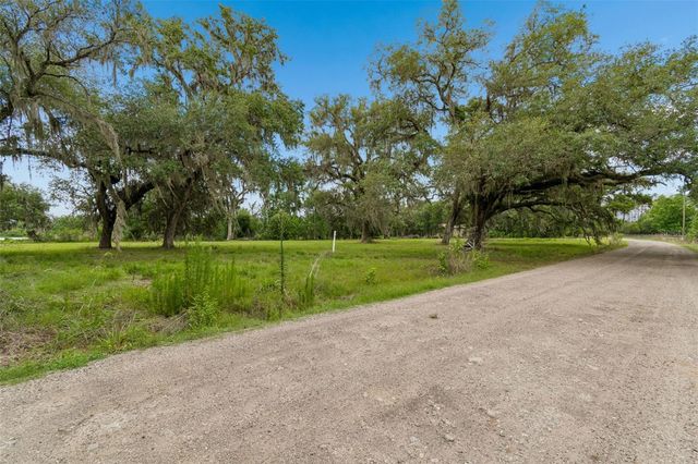 000 PALOMINO LAKES DR, Dade City, FL 33523