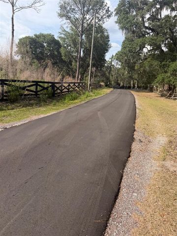 000 PALOMINO LAKES DR, Dade City, FL 33523