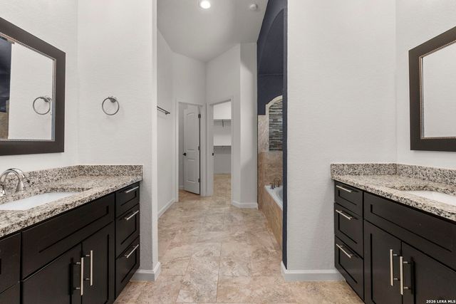 7606 Triple Leaf, China Grove, TX 78263