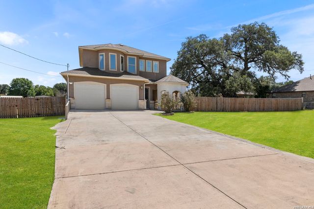 7606 Triple Leaf, China Grove, TX 78263