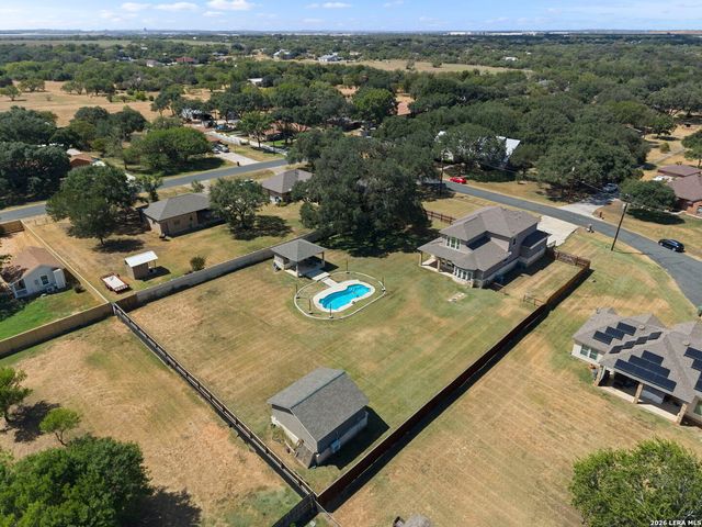 7606 Triple Leaf, China Grove, TX 78263