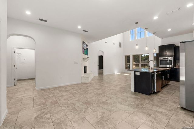 7606 Triple Leaf, China Grove, TX 78263