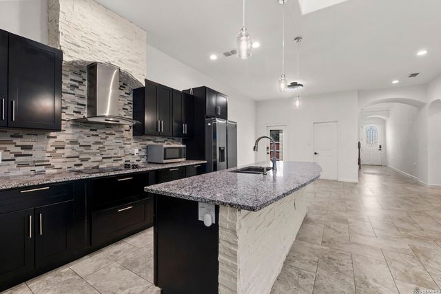 7606 Triple Leaf, China Grove, TX 78263