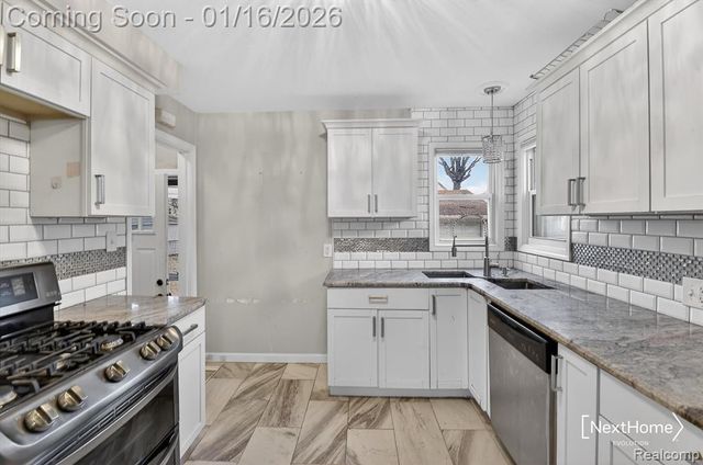 32216 Balmoral Street, Garden City, MI 48135