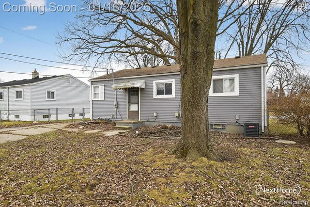32216 Balmoral Street, Garden City, MI 48135
