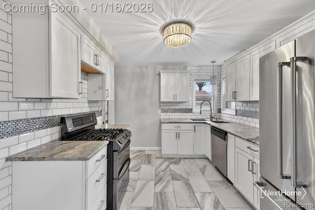 32216 Balmoral Street, Garden City, MI 48135