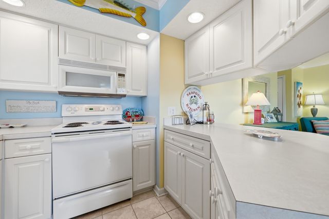 301 Shorehaven Dr., North Myrtle Beach, SC 29582