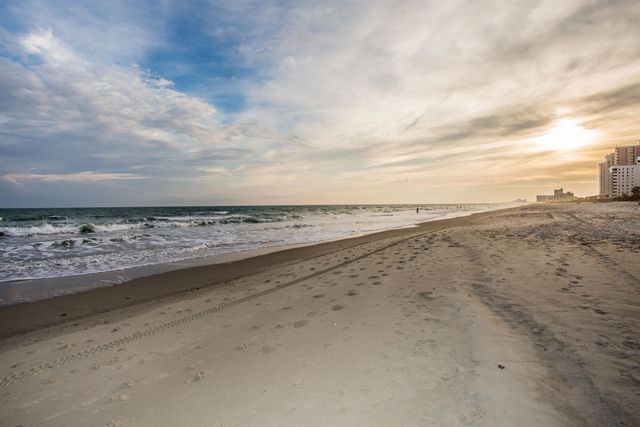 301 Shorehaven Dr., North Myrtle Beach, SC 29582