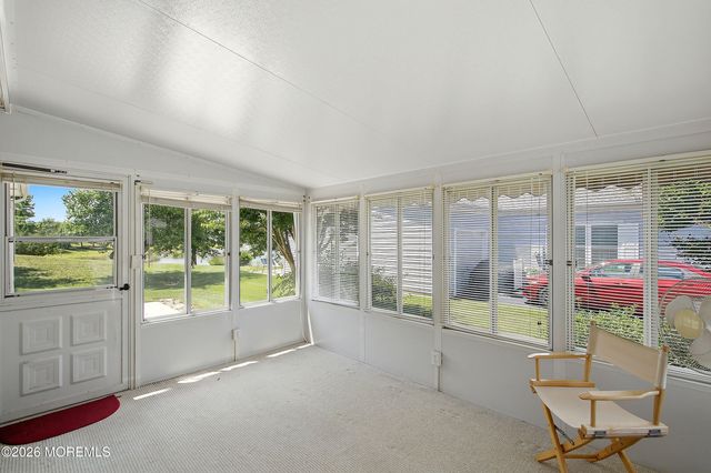25 Fort Lee Drive, Manahawkin, NJ 08050