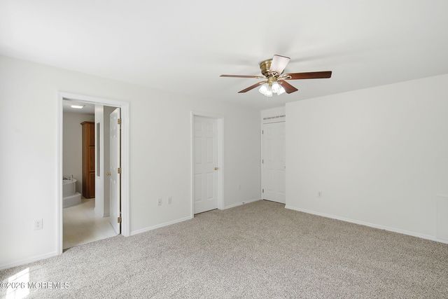 25 Fort Lee Drive, Manahawkin, NJ 08050