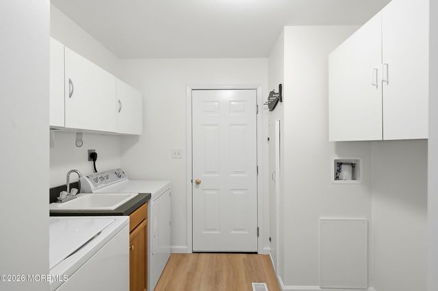 25 Fort Lee Drive, Manahawkin, NJ 08050