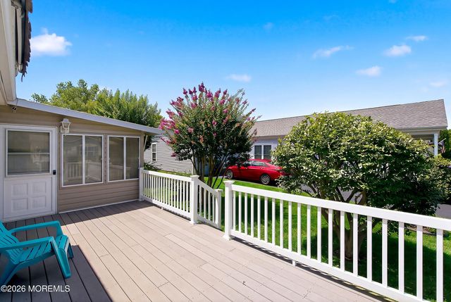25 Fort Lee Drive, Manahawkin, NJ 08050