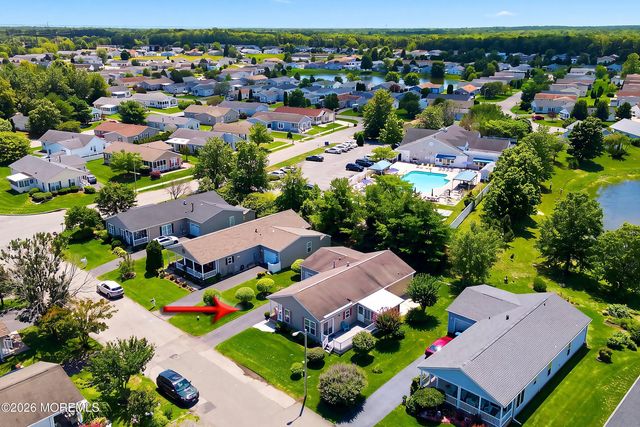 25 Fort Lee Drive, Manahawkin, NJ 08050