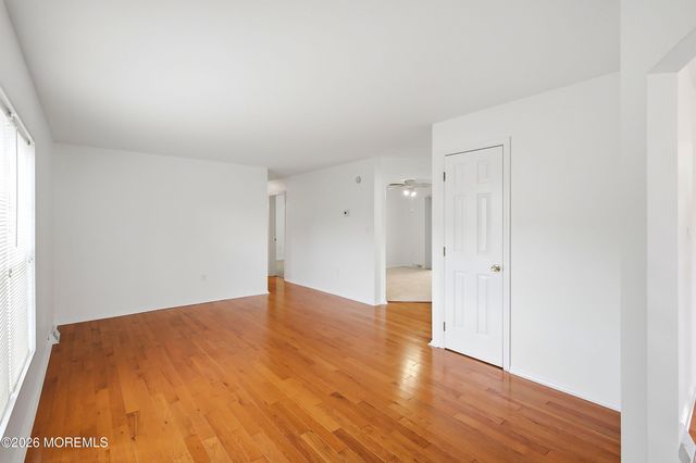 25 Fort Lee Drive, Manahawkin, NJ 08050