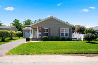 25 Fort Lee Drive, Manahawkin, NJ 08050