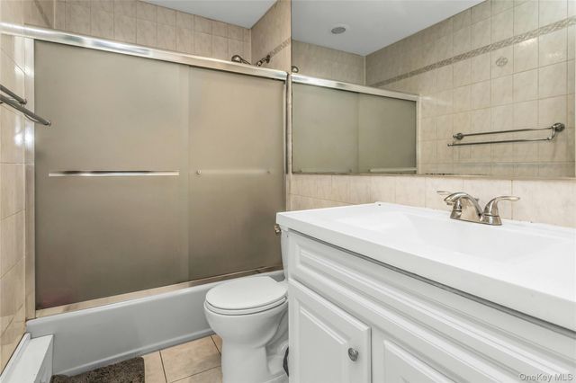 94 Union Place, Lynbrook, NY 11563