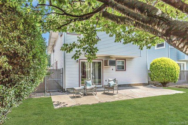 94 Union Place, Lynbrook, NY 11563