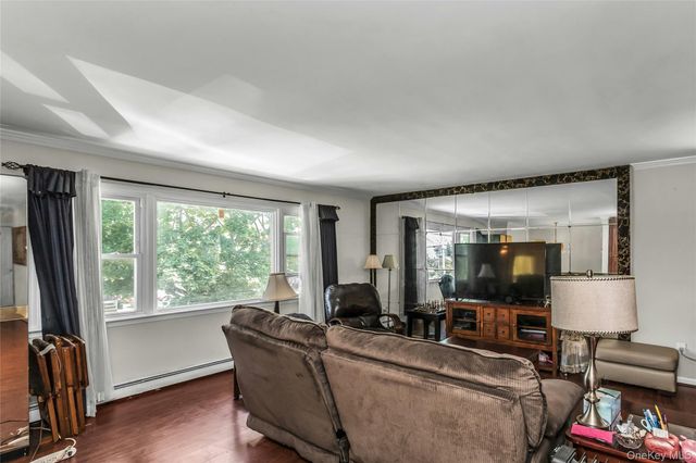 94 Union Place, Lynbrook, NY 11563