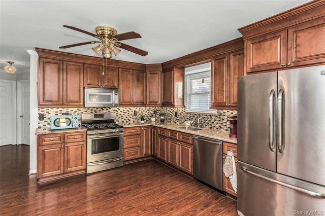 94 Union Place, Lynbrook, NY 11563
