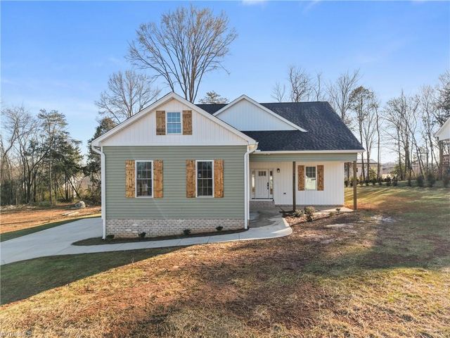 4632 Pinehill Drive, Pfafftown, NC 27040
