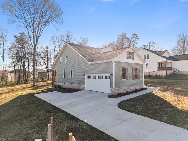 4632 Pinehill Drive, Pfafftown, NC 27040