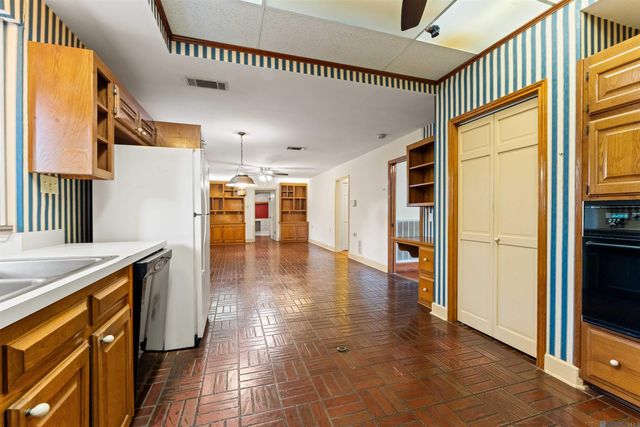 19648 Deer Park Ave, Baton Rouge, LA 70817