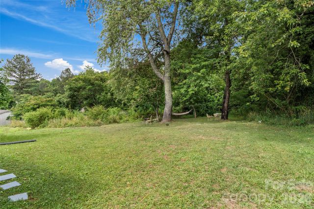 112 Hillcrest Street, Jonesville, NC 28642