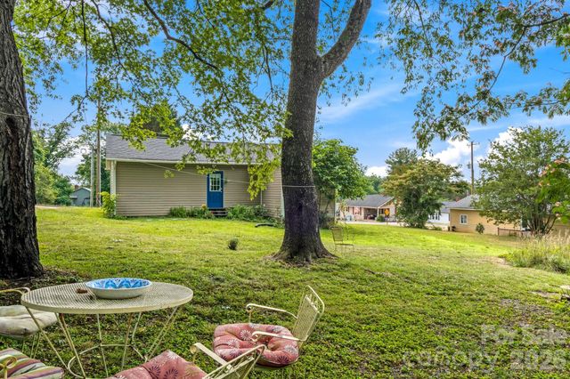 112 Hillcrest Street, Jonesville, NC 28642