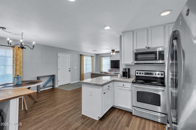 907 S HENRY Lane, Gilbert, AZ 85296