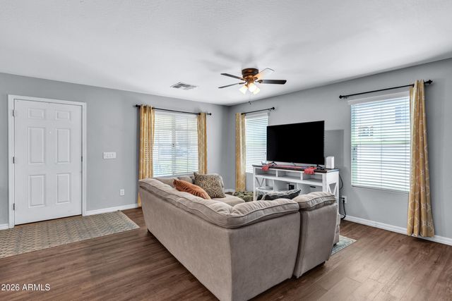 907 S HENRY Lane, Gilbert, AZ 85296
