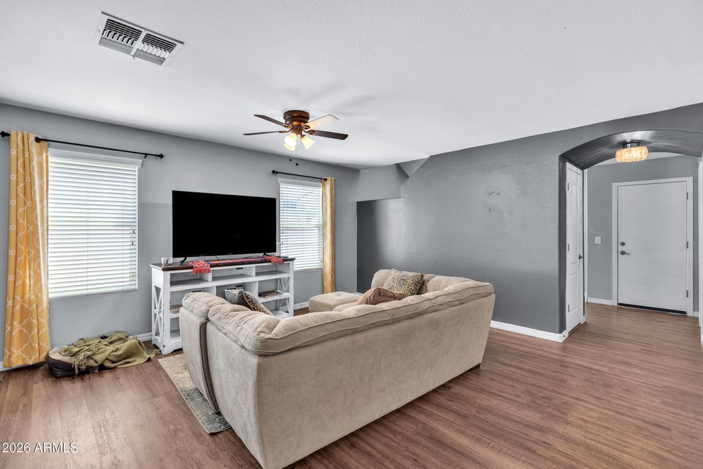 907 S HENRY Lane, Gilbert, AZ 85296 — photo 4