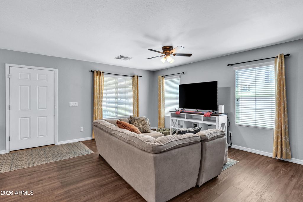 907 S HENRY Lane, Gilbert, AZ 85296 — photo 5