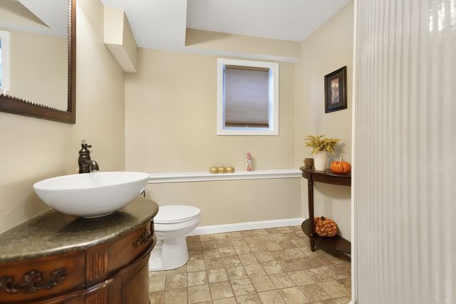 65 Cross Road, Dartmouth, MA 02747