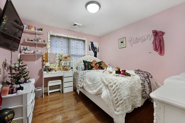 65 Cross Road, Dartmouth, MA 02747