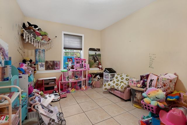 65 Cross Road, Dartmouth, MA 02747