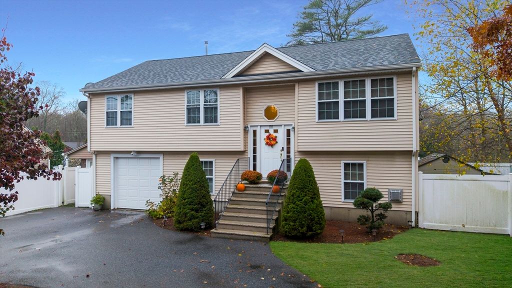 65 Cross Road, Dartmouth, MA 02747