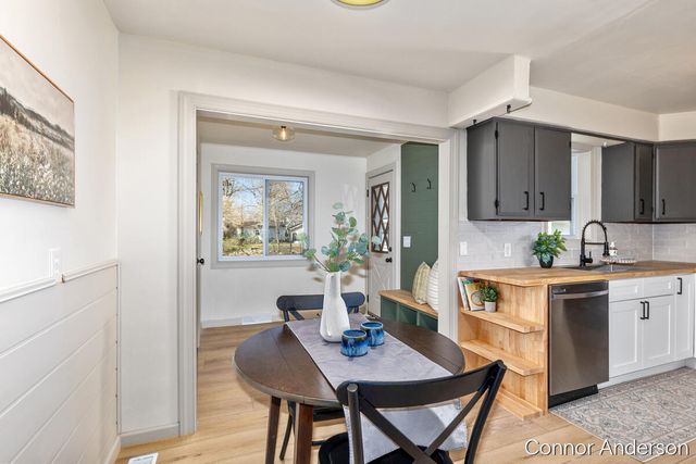 15403 Pine Street, Grand Haven, MI 49417