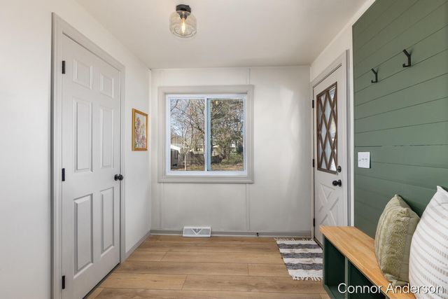 15403 Pine Street, Grand Haven, MI 49417