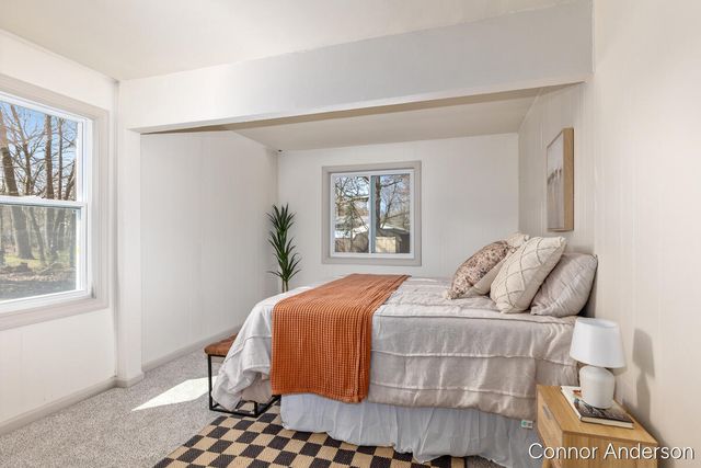 15403 Pine Street, Grand Haven, MI 49417